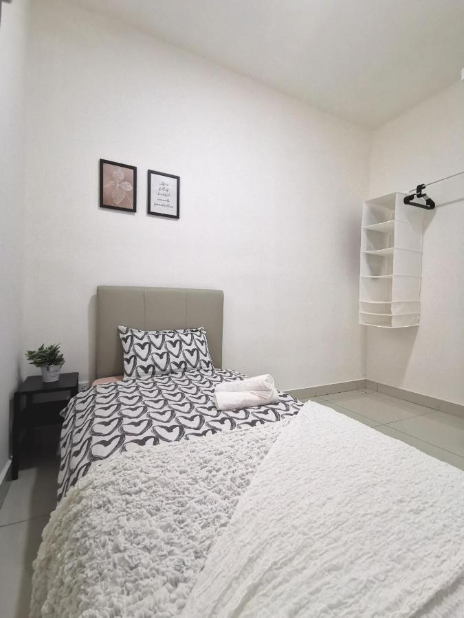 Traders Garden Apartment *